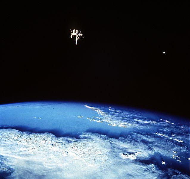 A satellite hangs alone in the in sky in this Wikimedia photo. Outer space is the setting for Alfonoso Cuarón’s new movie “Gravity.” Photo via/Wikimedia Commons