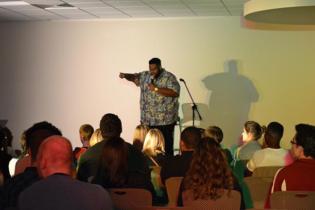 WEB_Comedian Ronnie Jordan calling out an audience member photo by Sarah Ward copy