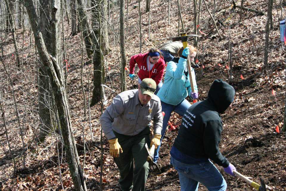 Alternative Spring Break 2013: Students visited Cumberland Gap National Historical Park in Tennessee to work on trail maintenance and restoration. The trip was led by two students living at River Crossing. (Photo via Office of Student Life)
