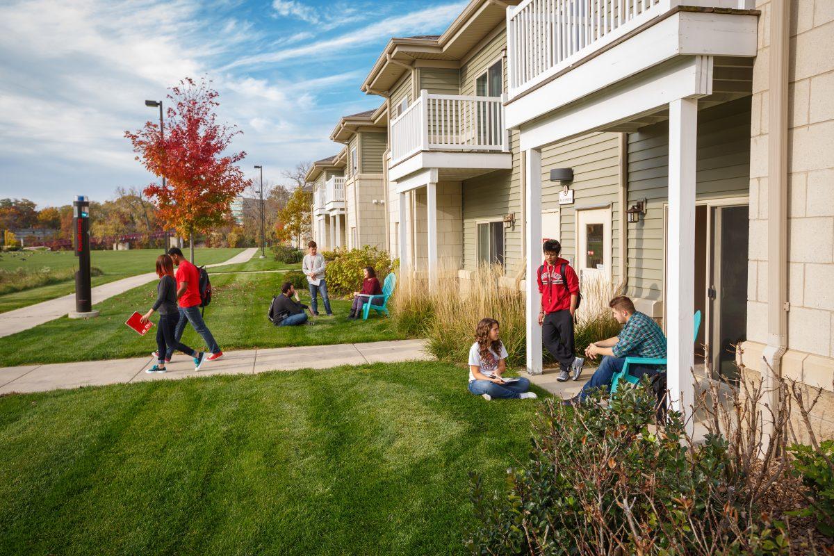 Students enjoying River Crossing Campus Housing. Photo credit: Image via Nicole Micolichek