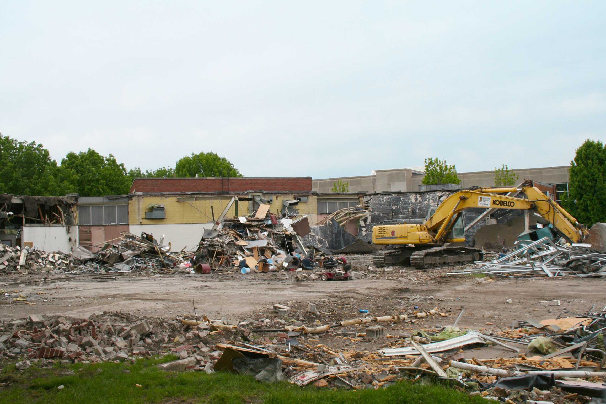 Picture from the Greenlawn demolition. Photo credit/Cecelia Roeder.