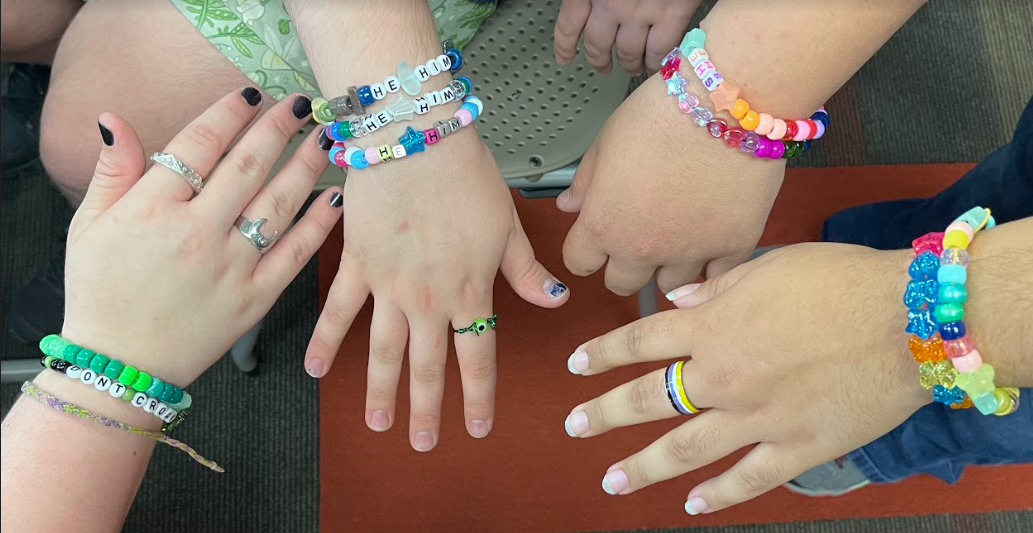 QSA hosts bracelet-making, looks forward to thrift fair