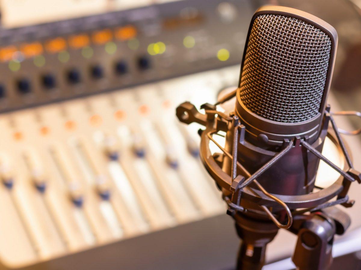 IUSB bids farewell to longtime sports announcer